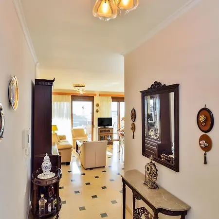 Dora's Cozy Penthouse Hriszí Aktí Haniá