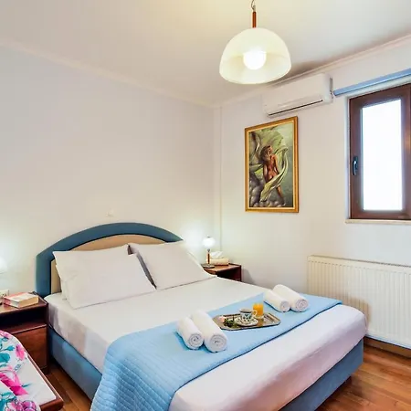Dora's Cozy Penthouse Chania (Crete)