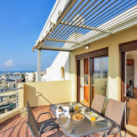 Dora's Cozy Penthouse